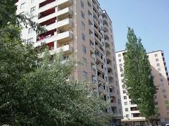 3 otaqlı mənzil satılır Q.Qarayev metrosu