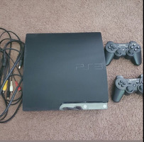 Playstion 3  satilir tam işləkdi heç bir problem yoxdur 160 GB içərsində 20 çox