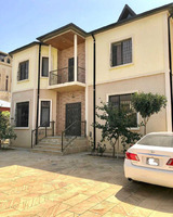 Badamdar 3-cü massivdə kupçalı 6 otaqlı, 290m2, fərdi Ev Satılır