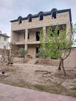Binə Atçılığ Massivində 6 sotun içində 2 Ev satılır. QİYMƏTİ : 110 000 AZN