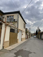 Bakıxanov qəs yanğın söndürmə idarəsinə yaxın 3 sotda 2 mərtəbəli 5 otaqlı həyət evi satılır.