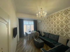 Satılır Baxçalı Azadlıq yaşayış kompleksində 1dən 2yə düzəlmə ,sahəsi 61m2