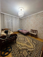 9 cu mikrorayon . Mertebe : 5/6 Sahe: 100 kv.m Otaq: 3 otaq Temirli ev satilir