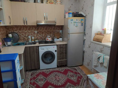 Hövsanda qiriştə 1.5sot 70m² 6 daş kürsülü 4 otağı həyət evi satılır.