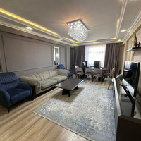 Yasamal rayonu  114m2, 3 otaqlı təmirli qazlı kupçalı Mənzil satılır
