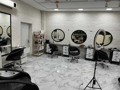 İcareye Qadin Gozellik salonu 5000 man  İcarəyə verilir obyekt 600 m², 8 Noyabr m.