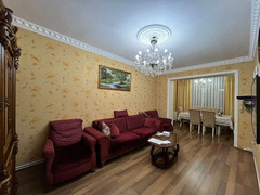 Satılır 3 otaqlı Köhnə tikili 75 m², 7-ci Mkr  - 162.000 AZN!